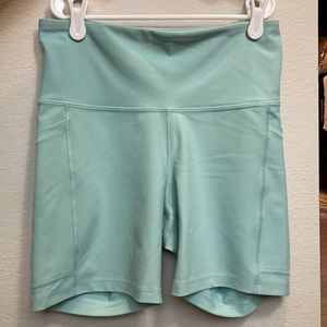 Old Navy High Rise Powersoft 6” Bike Shorts Size M
